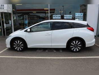 Used Honda Civic 2015 for sale - 76352073: Photo