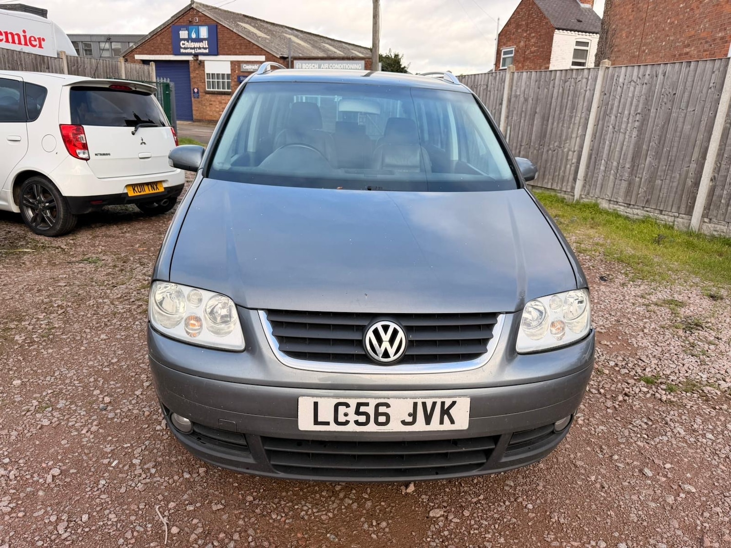 Used Volkswagen Touran 2006 for sale - 76449556: Photo 2