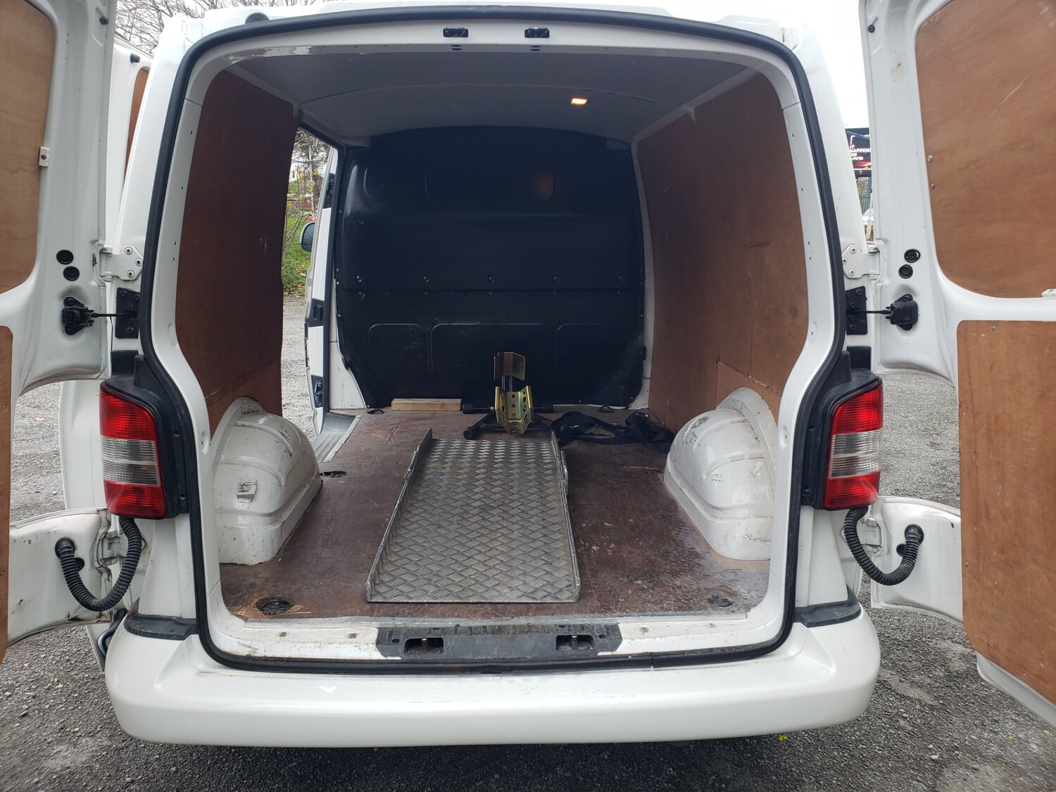 Used Volkswagen Transporter 2011 for sale - 76595253: Photo 4