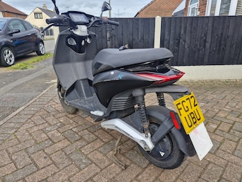 Used Piaggio PIAGGIO 1 2022 for sale - bike-78387770: Photo