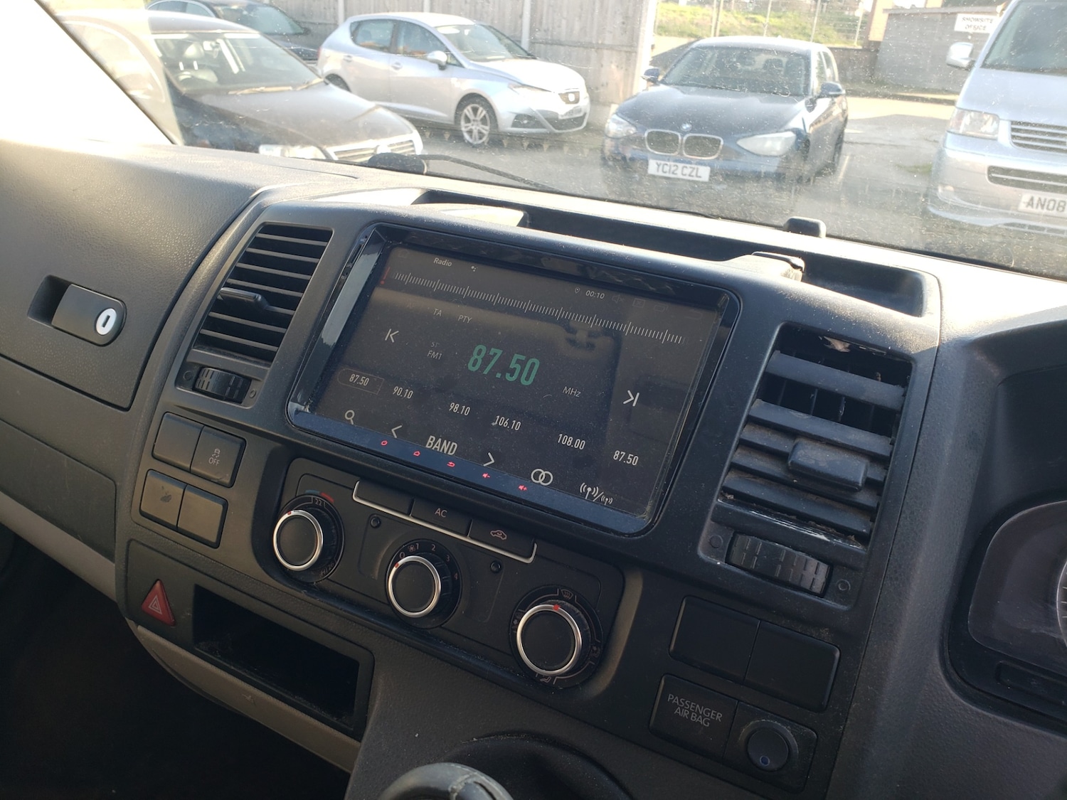 Used Volkswagen Transporter 2012 for sale - 77975777: Photo 3