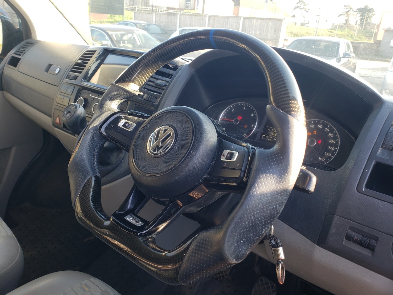 Used Volkswagen Transporter 2012 for sale - 77975777: Photo 4