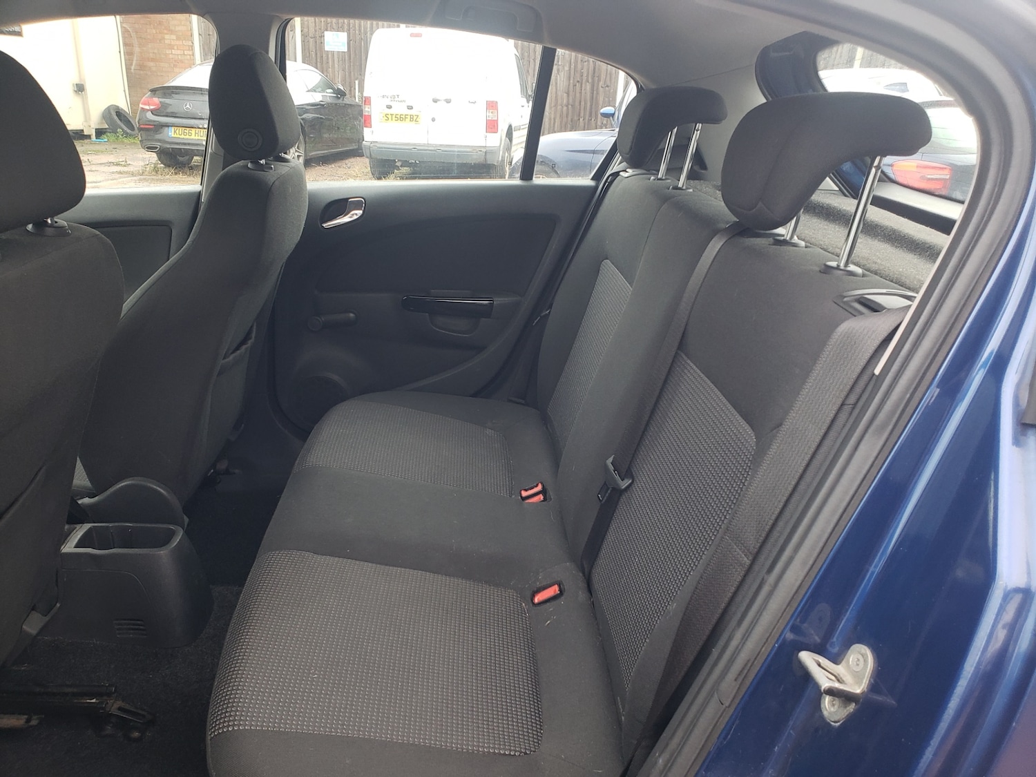 Used Vauxhall Corsa 2009 for sale - 77298631: Photo 2