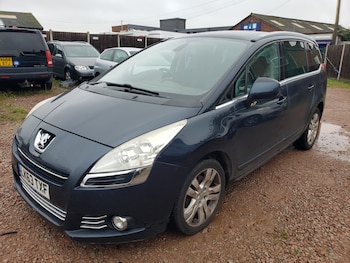 Used Peugeot 5008 2013 for sale - 76588784: Photo
