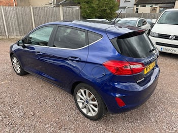 Used Ford Fiesta 2017 for sale - 79697407: Photo