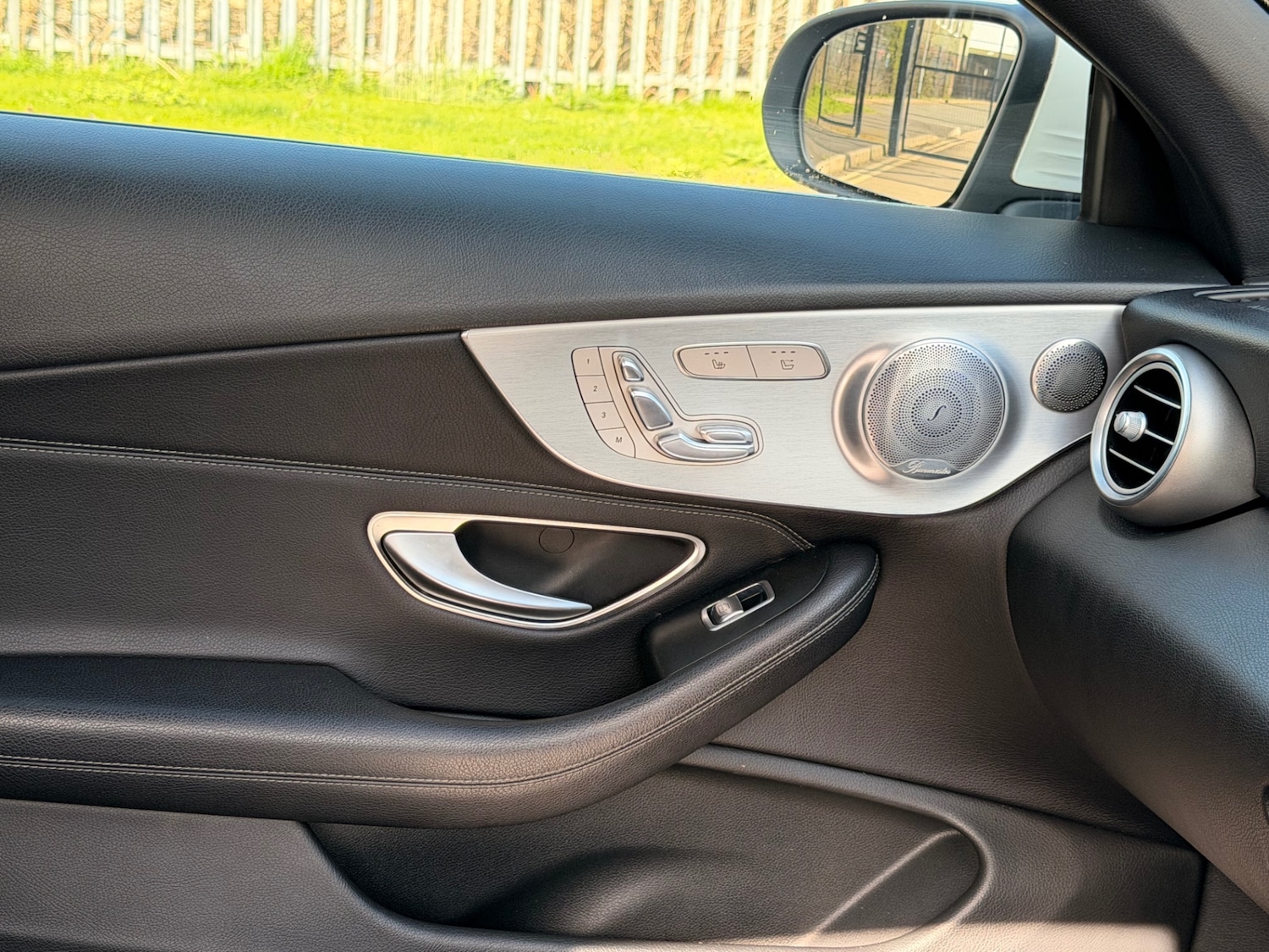 Used Mercedes-Benz C Class 2017 for sale - 78109049: Photo 8