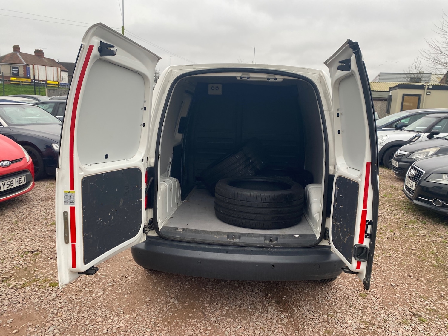 Used Volkswagen Caddy 2013 for sale - 77034285: Photo 9