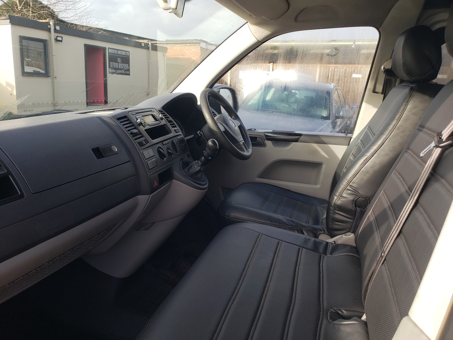 Used Volkswagen Transporter 2013 for sale - 77354605: Photo 2