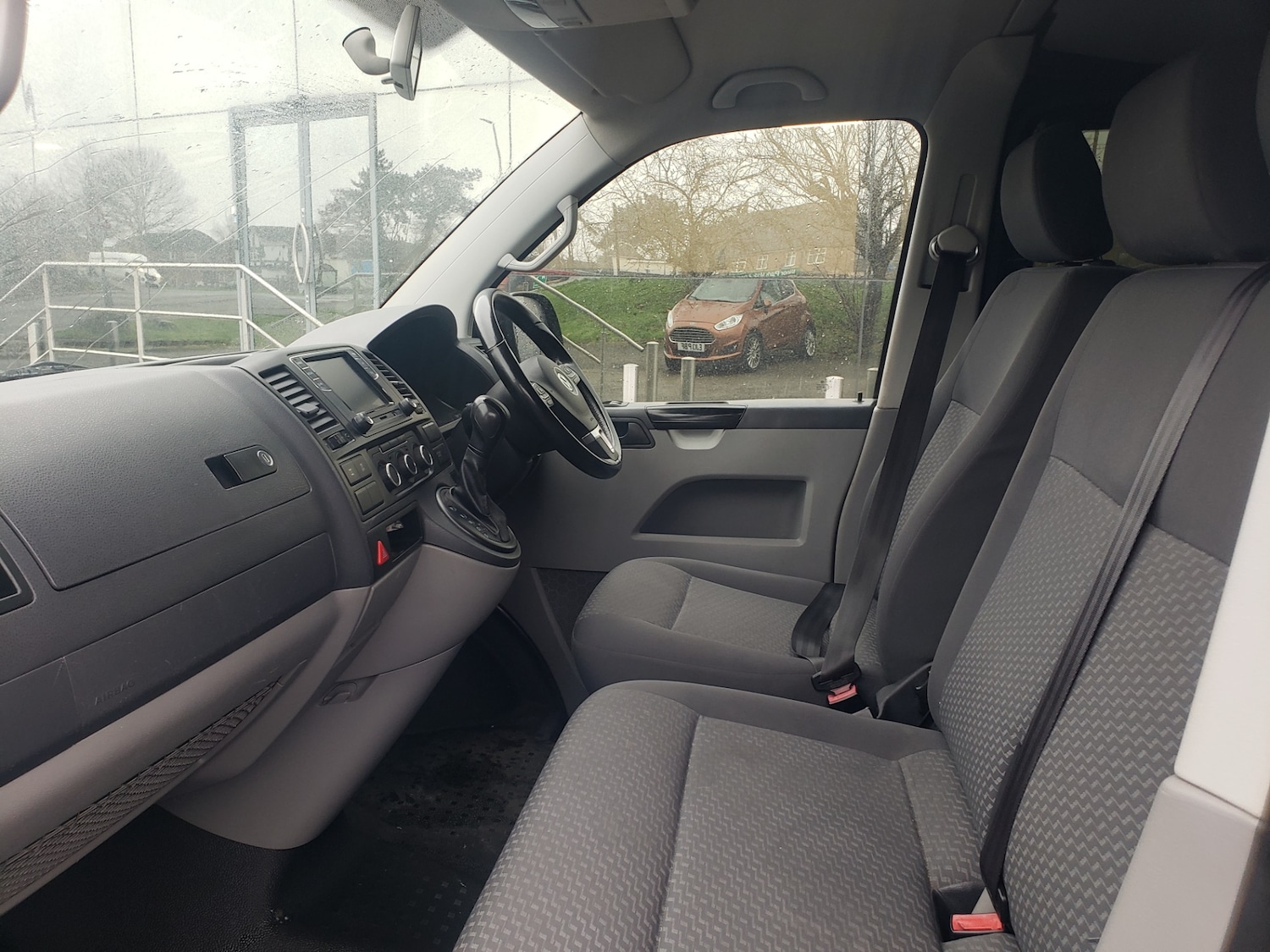 Used Volkswagen Transporter 2011 for sale - 77446426: Photo 2