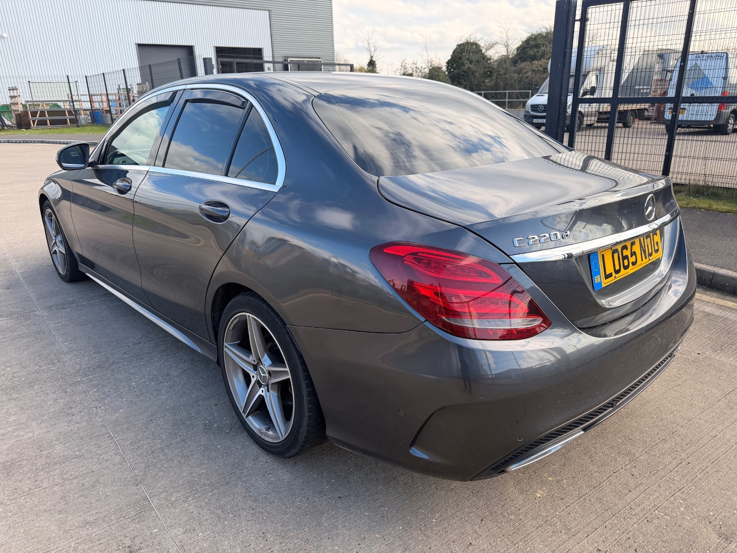 Used Mercedes-Benz C Class 2015 for sale - 78081301: Photo 4