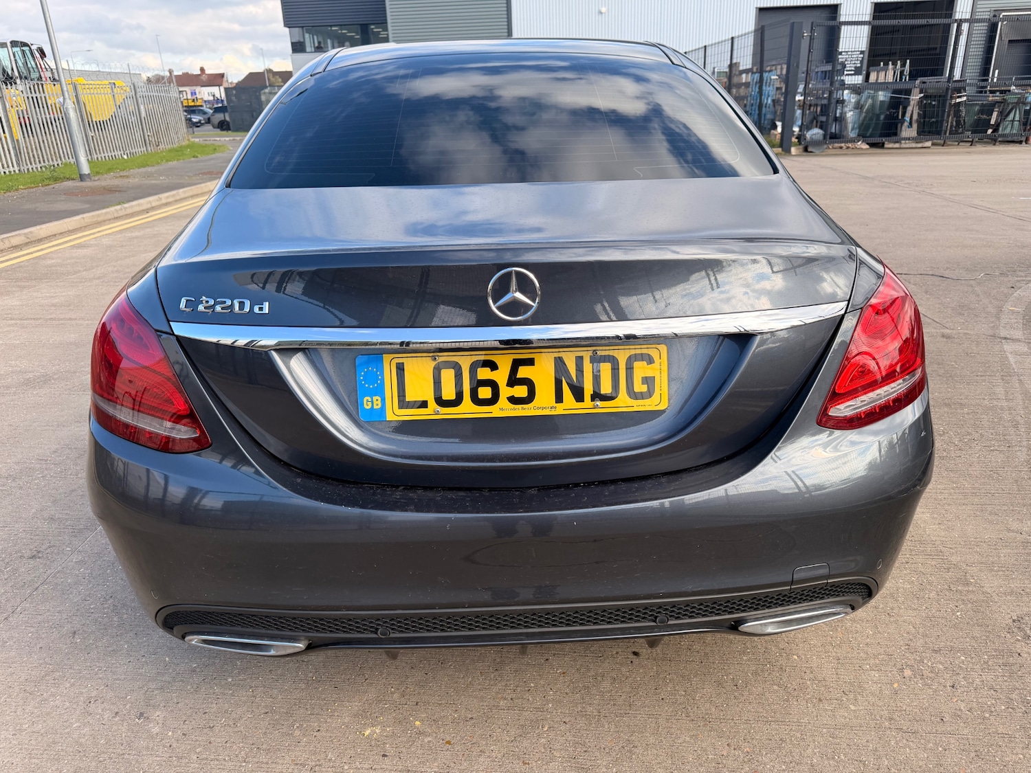 Used Mercedes-Benz C Class 2015 for sale - 78081301: Photo 5