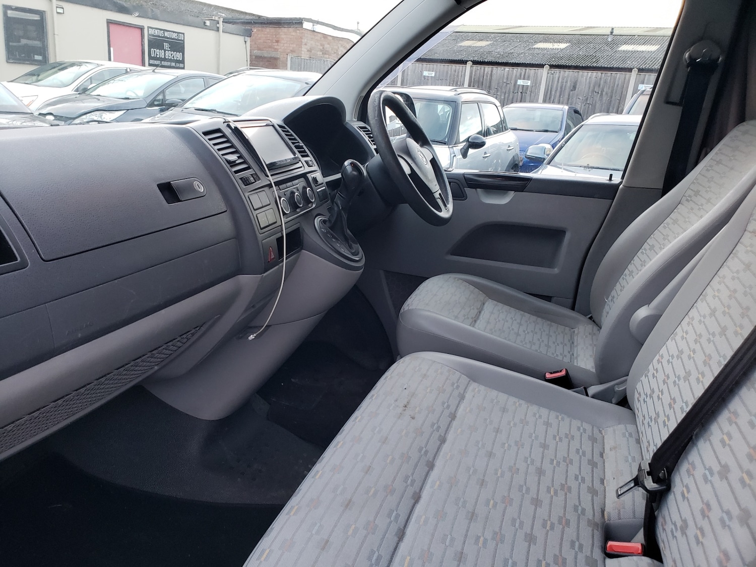 Used Volkswagen Transporter 2011 for sale - 76907776: Photo 6