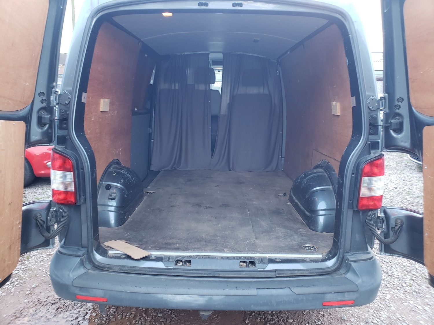 Used Volkswagen Transporter 2011 for sale - 76907776: Photo 8