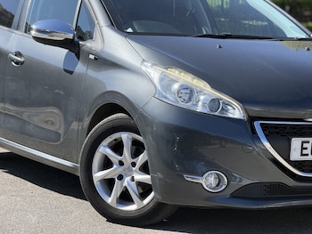 Used Peugeot 208 2015 for sale - 79234977: Photo