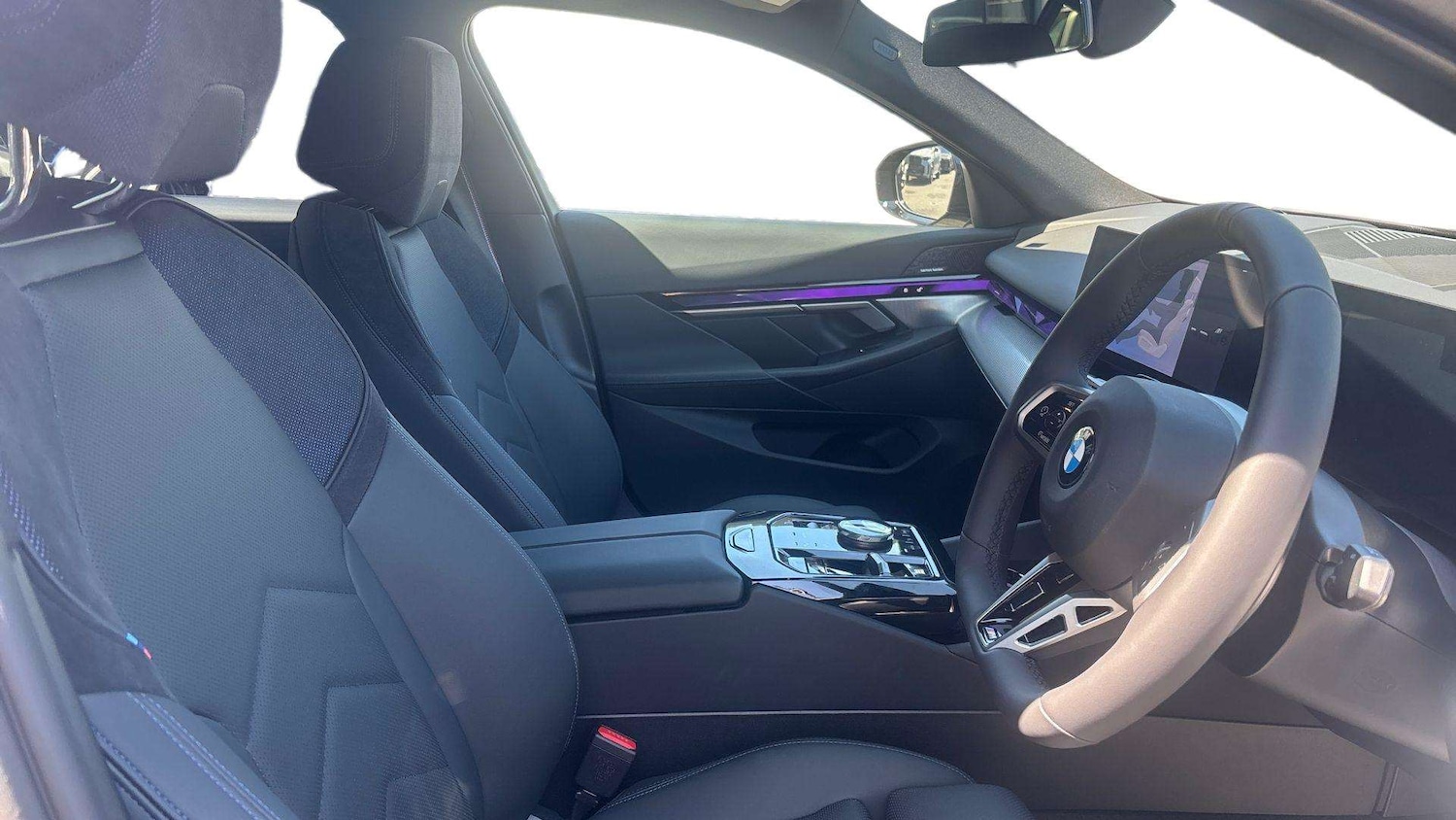 Used BMW 5 Series 2025 for sale - 77051405: Photo 12