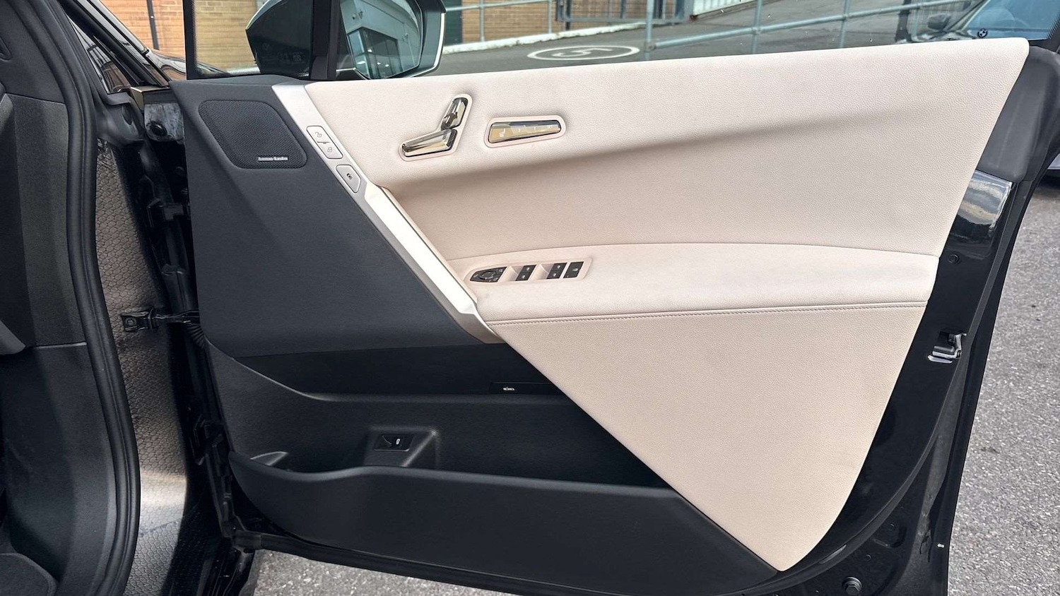 Used BMW iX 2022 for sale - 76488153: Photo 27