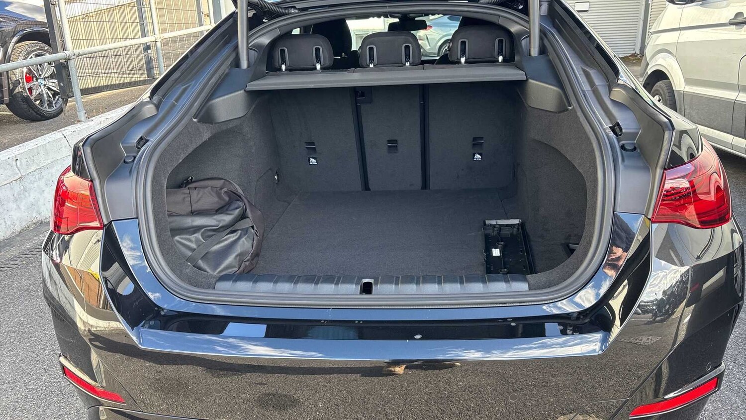 Used BMW i4 2025 for sale - 76286330: Photo 14