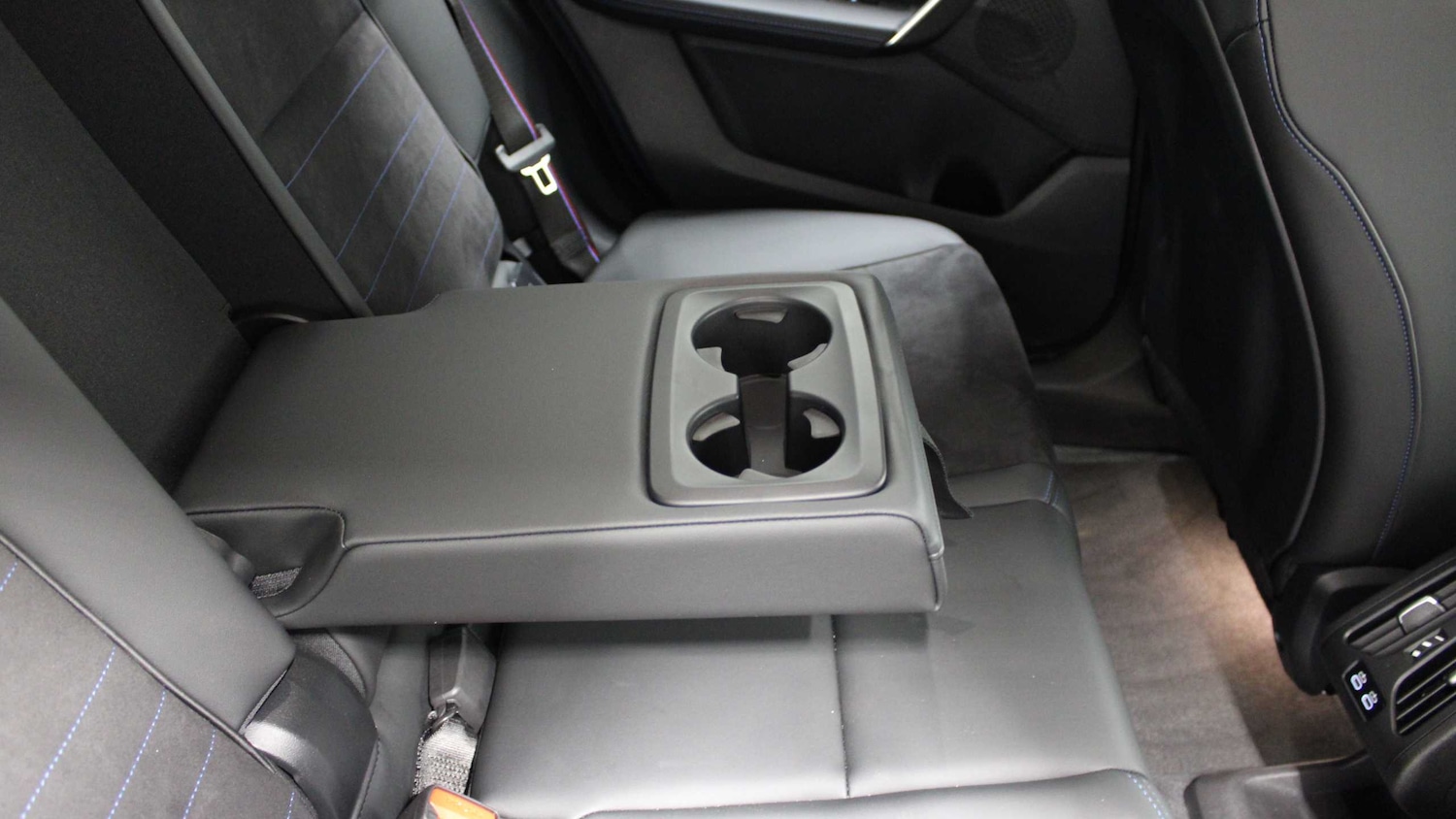 Used BMW iX1 2025 for sale - 76540757: Photo 30