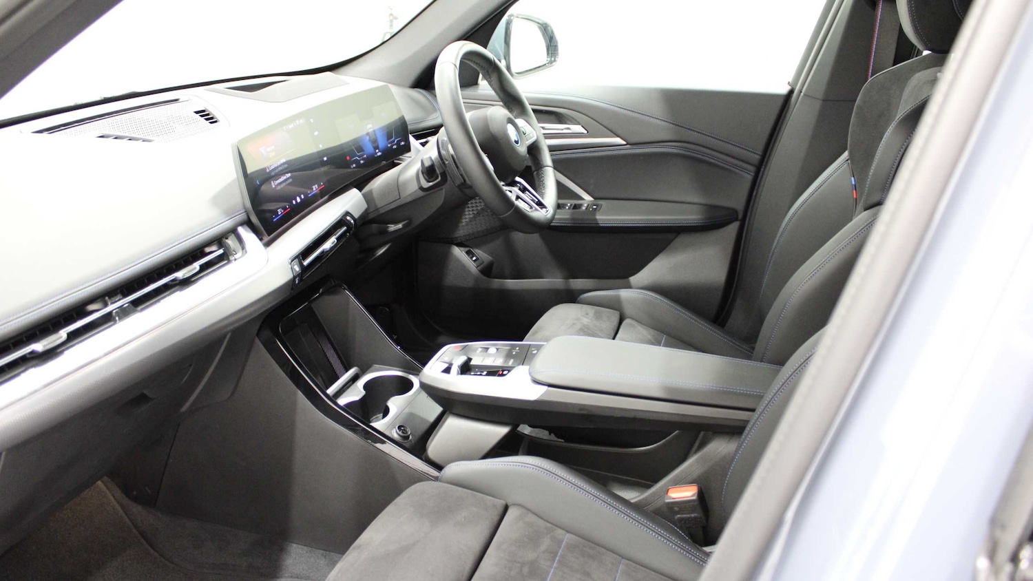 Used BMW iX1 2025 for sale - 76540757: Photo 8