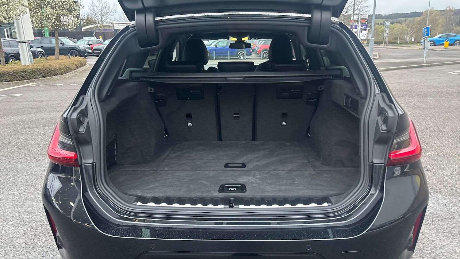 Used BMW 3 Series 2025 for sale - 78052087: Photo 15