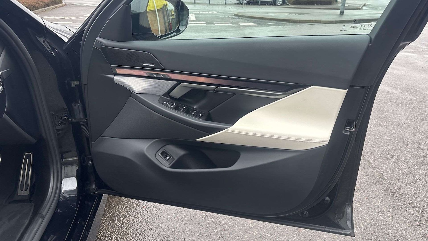 Used BMW 5 Series 2025 for sale - 77514488: Photo 27