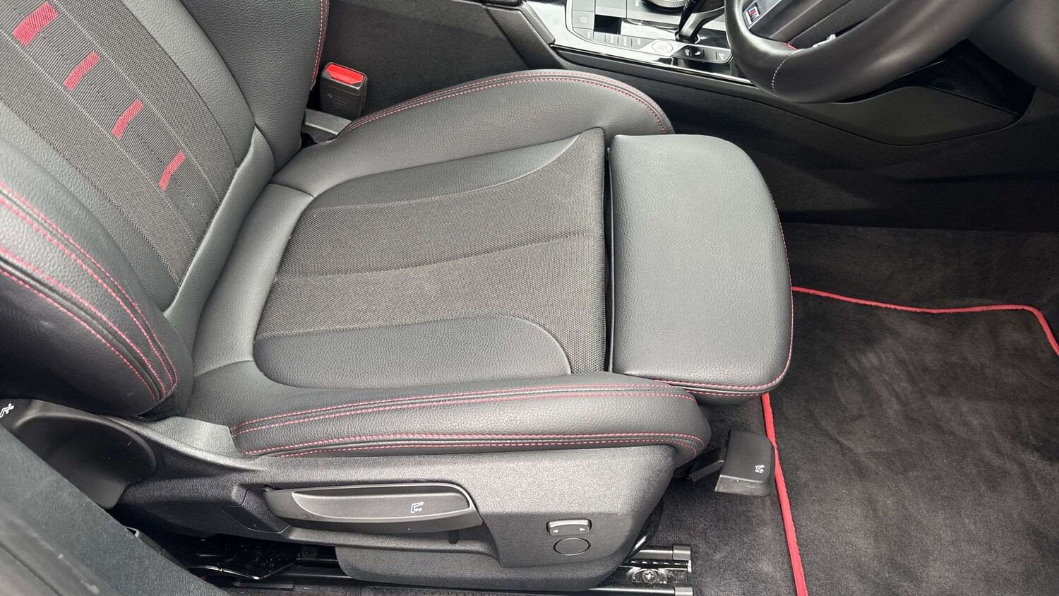 Used BMW 1 Series 2023 for sale - 76242613: Photo 28