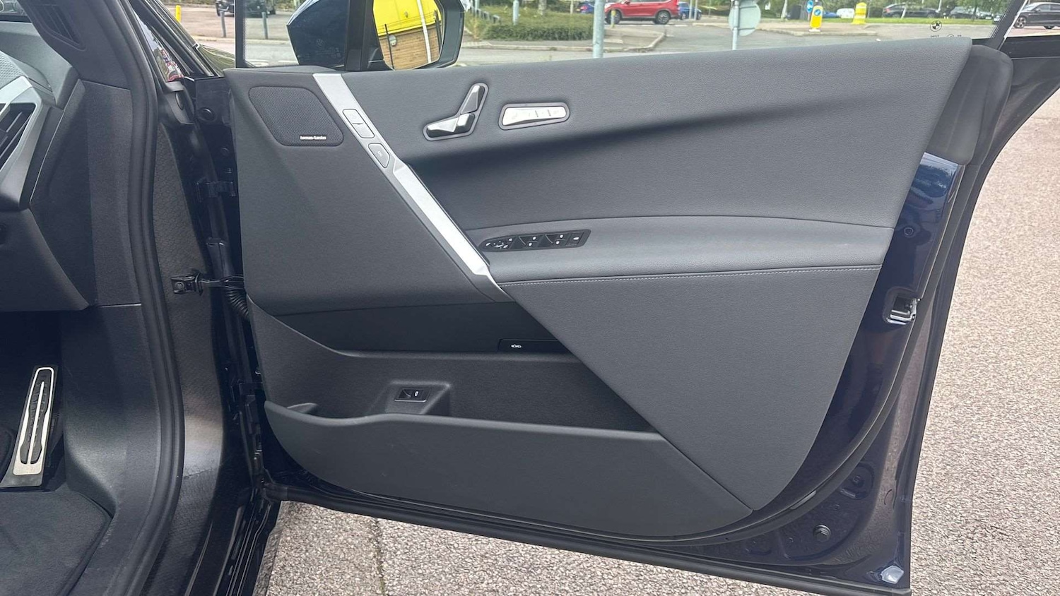 Used BMW iX 2025 for sale - 77051463: Photo 26