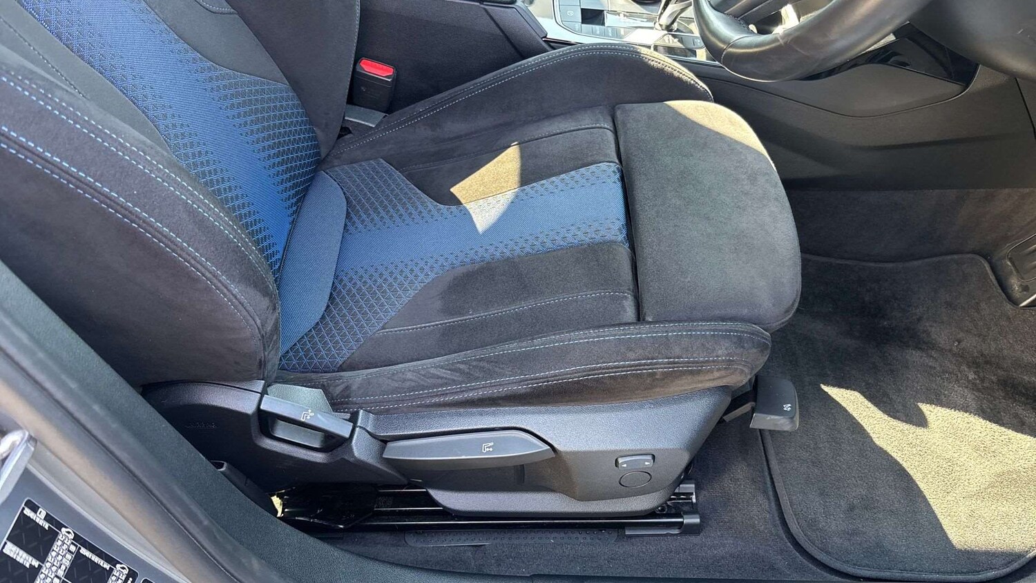 Used BMW 1 Series 2024 for sale - 77961120: Photo 28