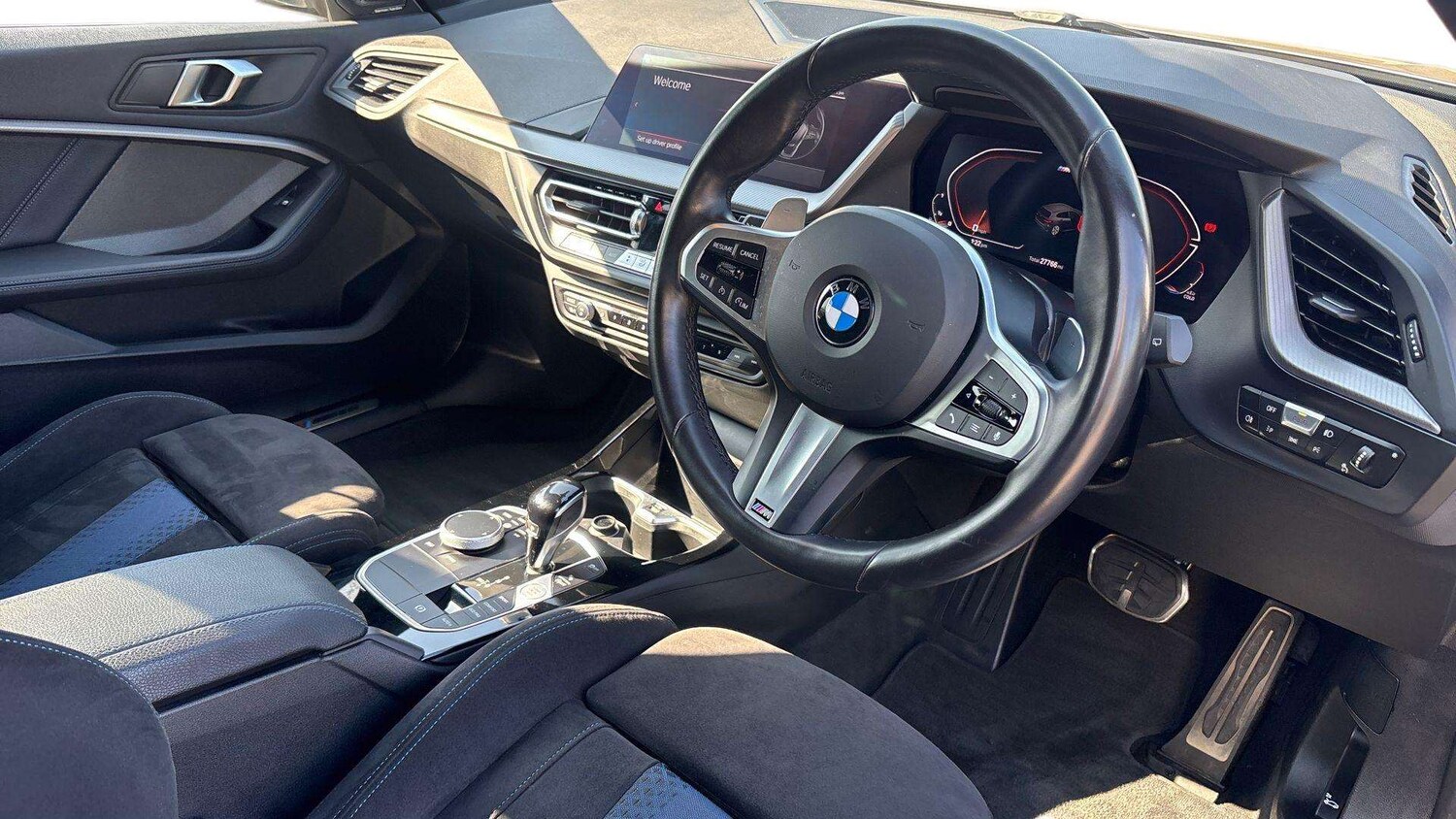 Used BMW 1 Series 2024 for sale - 77961120: Photo 8