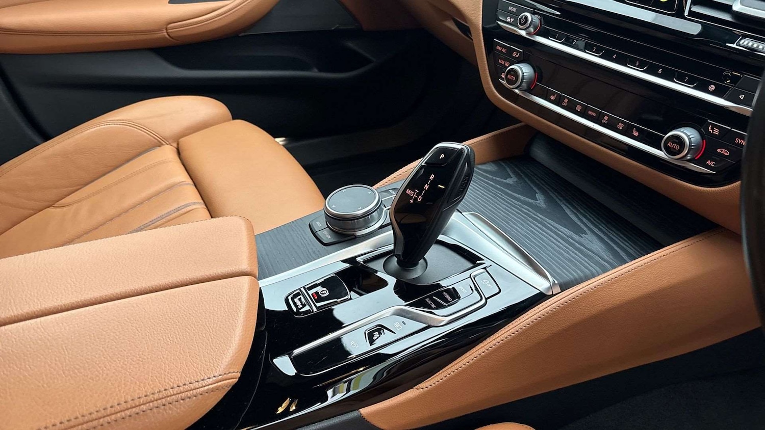 Used BMW 5 Series 2022 for sale - 77601203: Photo 12