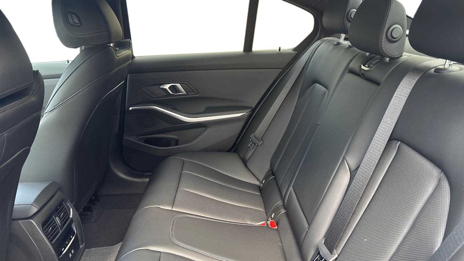 Used BMW 3 Series 2025 for sale - 76774365: Photo 14