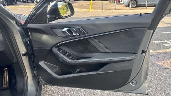 Used BMW 1 Series 2024 for sale - 76170140: Photo 27
