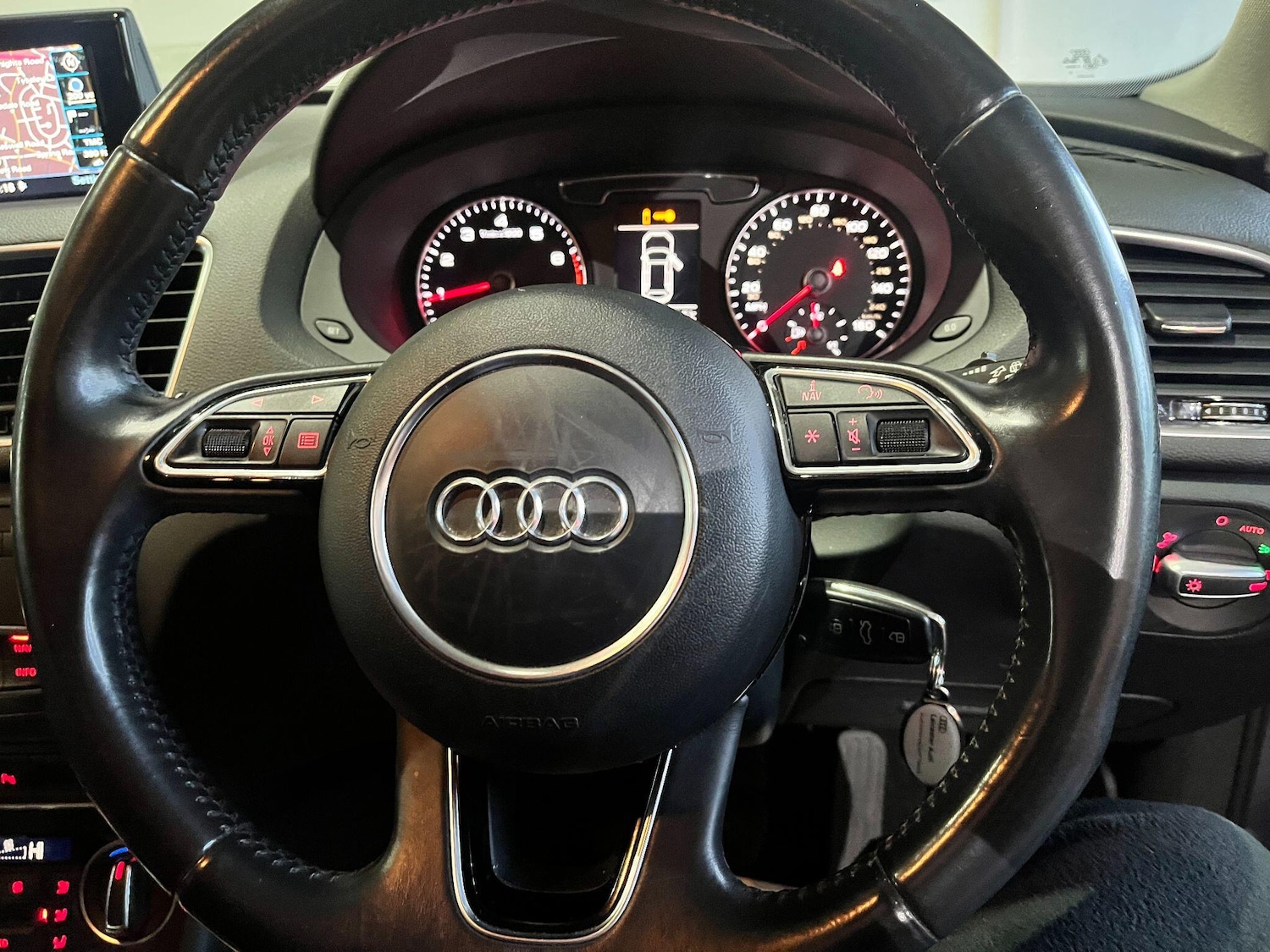 Used Audi Q3 2015 for sale - 77229605: Photo 32