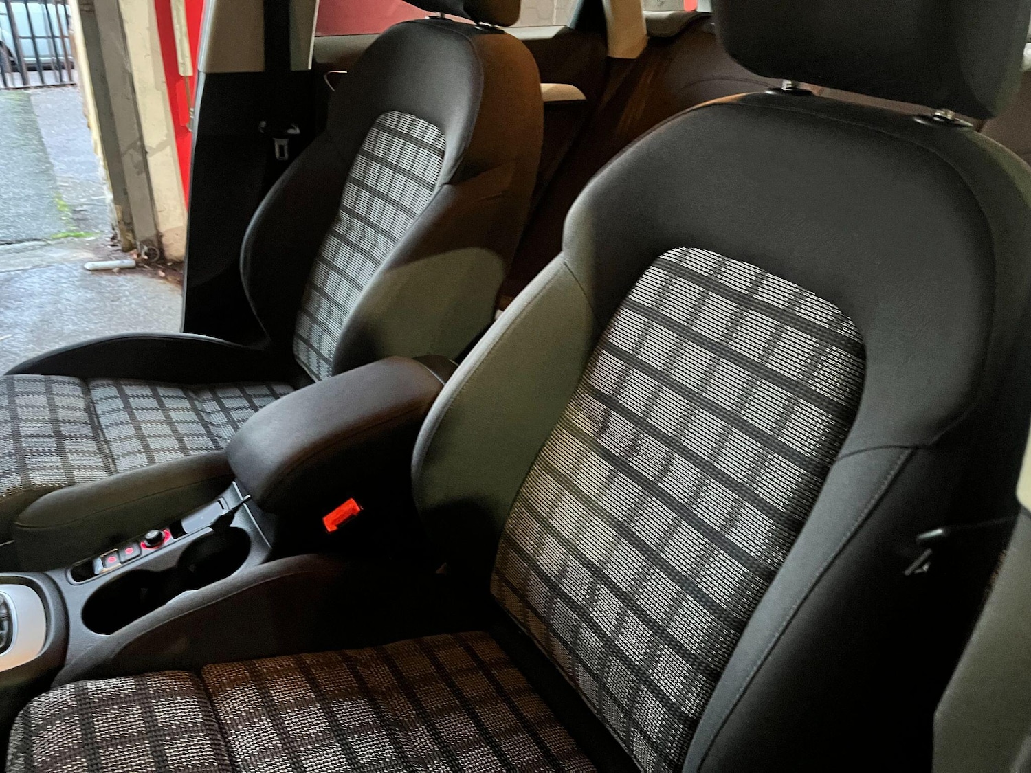 Used Audi Q3 2015 for sale - 77229605: Photo 38