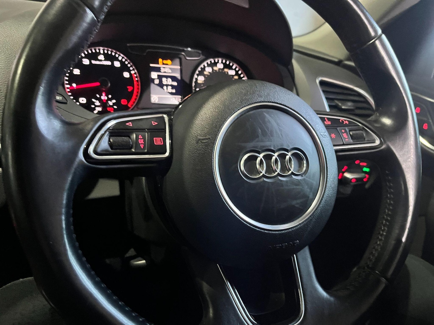 Used Audi Q3 2015 for sale - 77229605: Photo 46