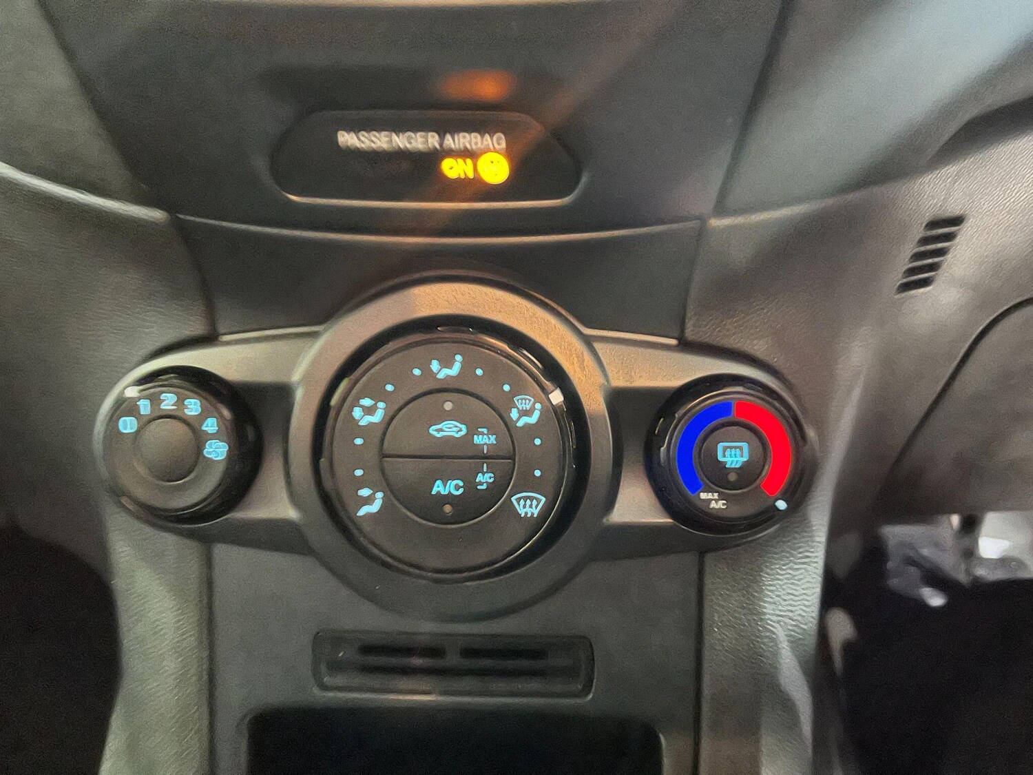 Used Ford Fiesta 2015 for sale - 77585586: Photo 30