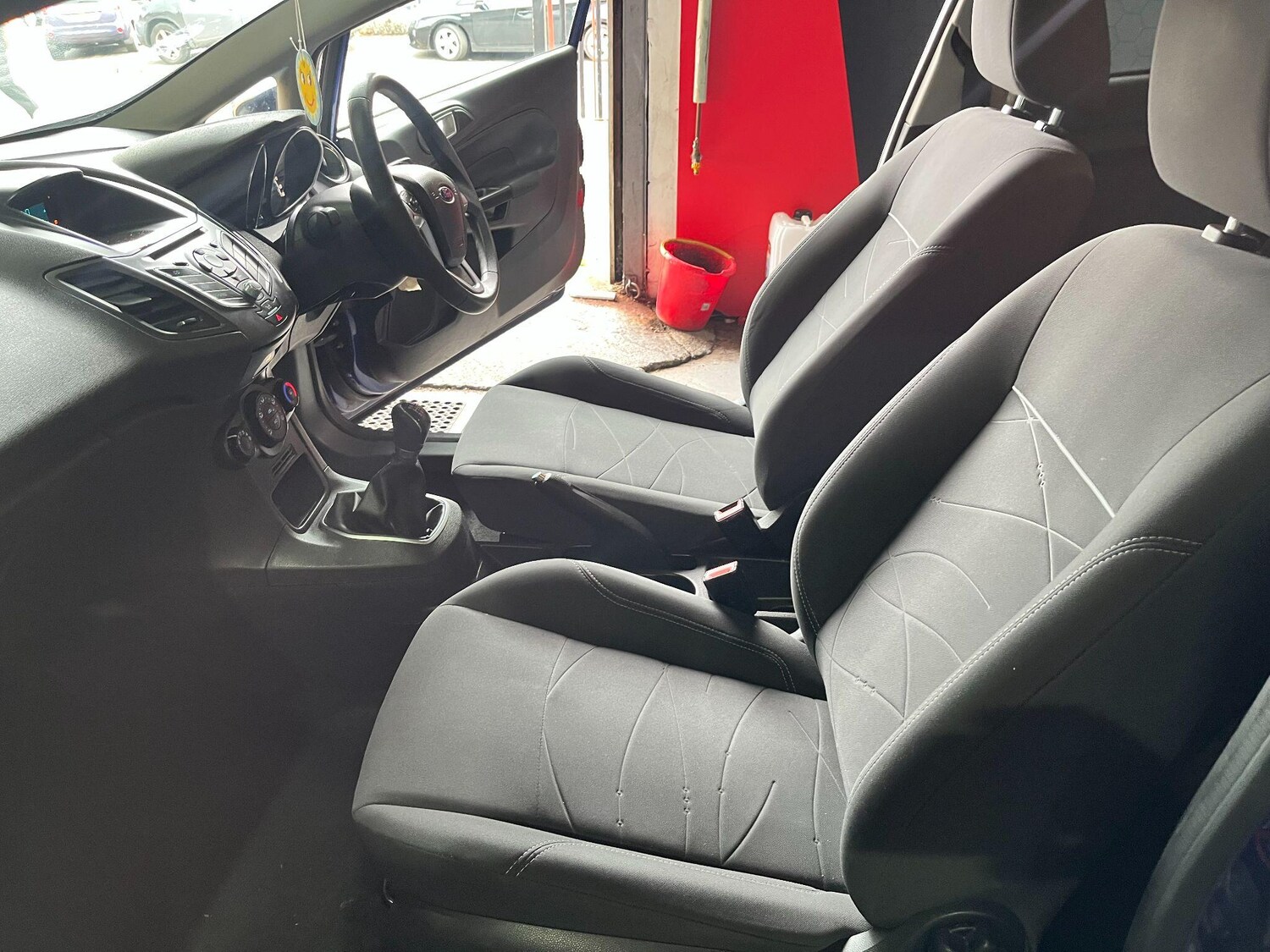 Used Ford Fiesta 2015 for sale - 77585586: Photo 32