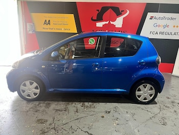 Used Toyota AYGO 2010 for sale - 79452371: Photo