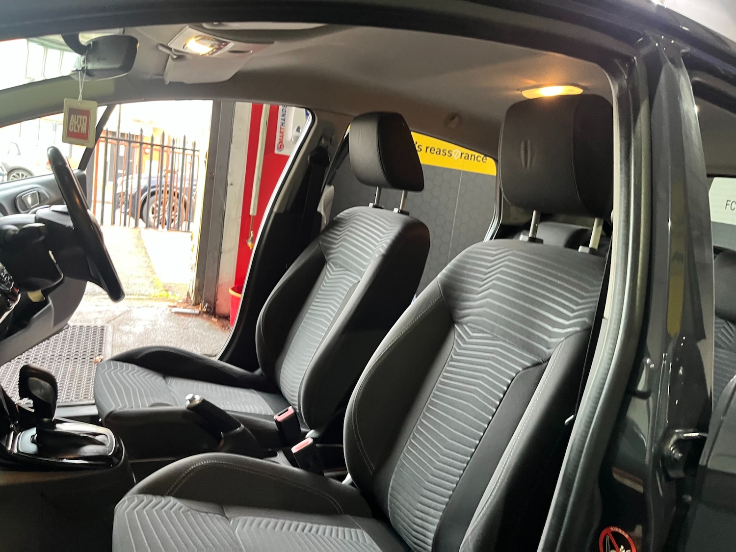 Used Ford Fiesta 2014 for sale - 77105819: Photo 31