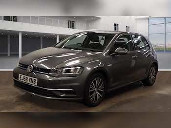 Used Volkswagen Golf 2018 for sale - 76432514: Photo