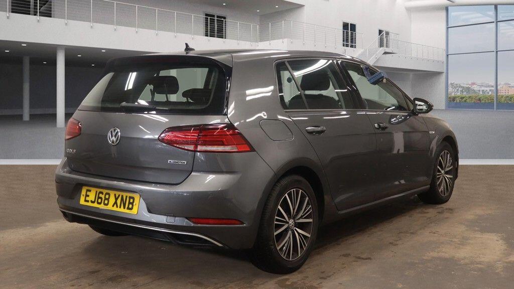 Used Volkswagen Golf 2018 for sale - 76432514: Photo 5
