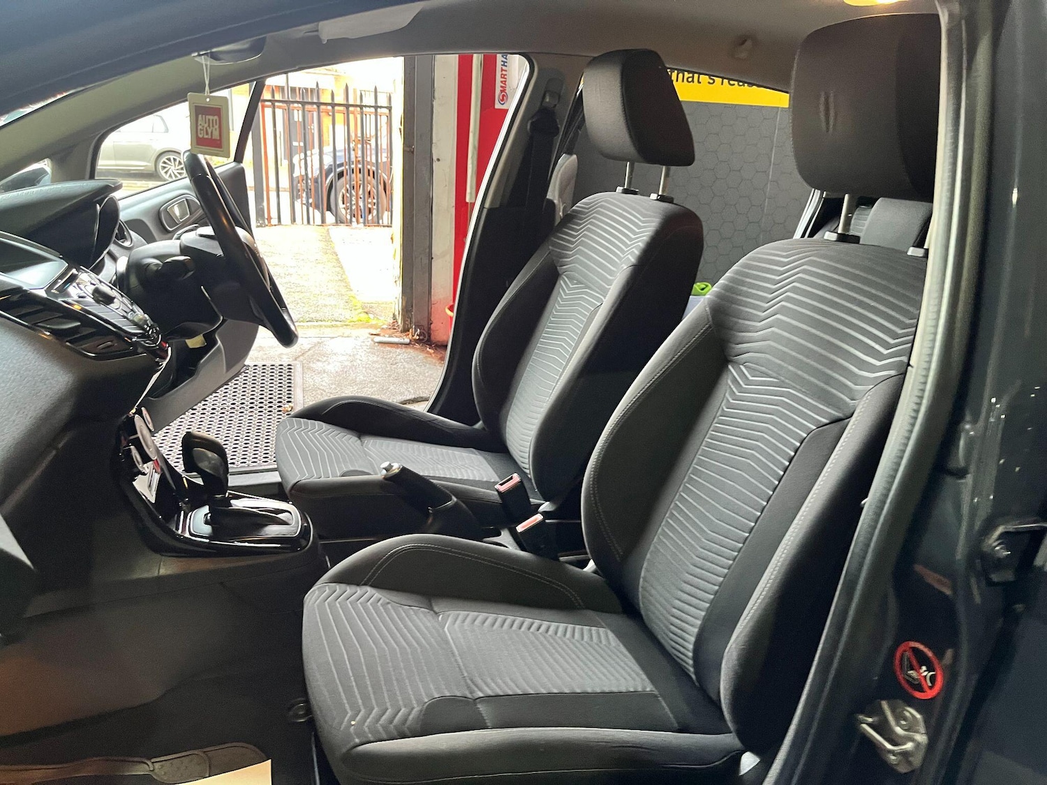 Used Ford Fiesta 2014 for sale - 77343916: Photo 38