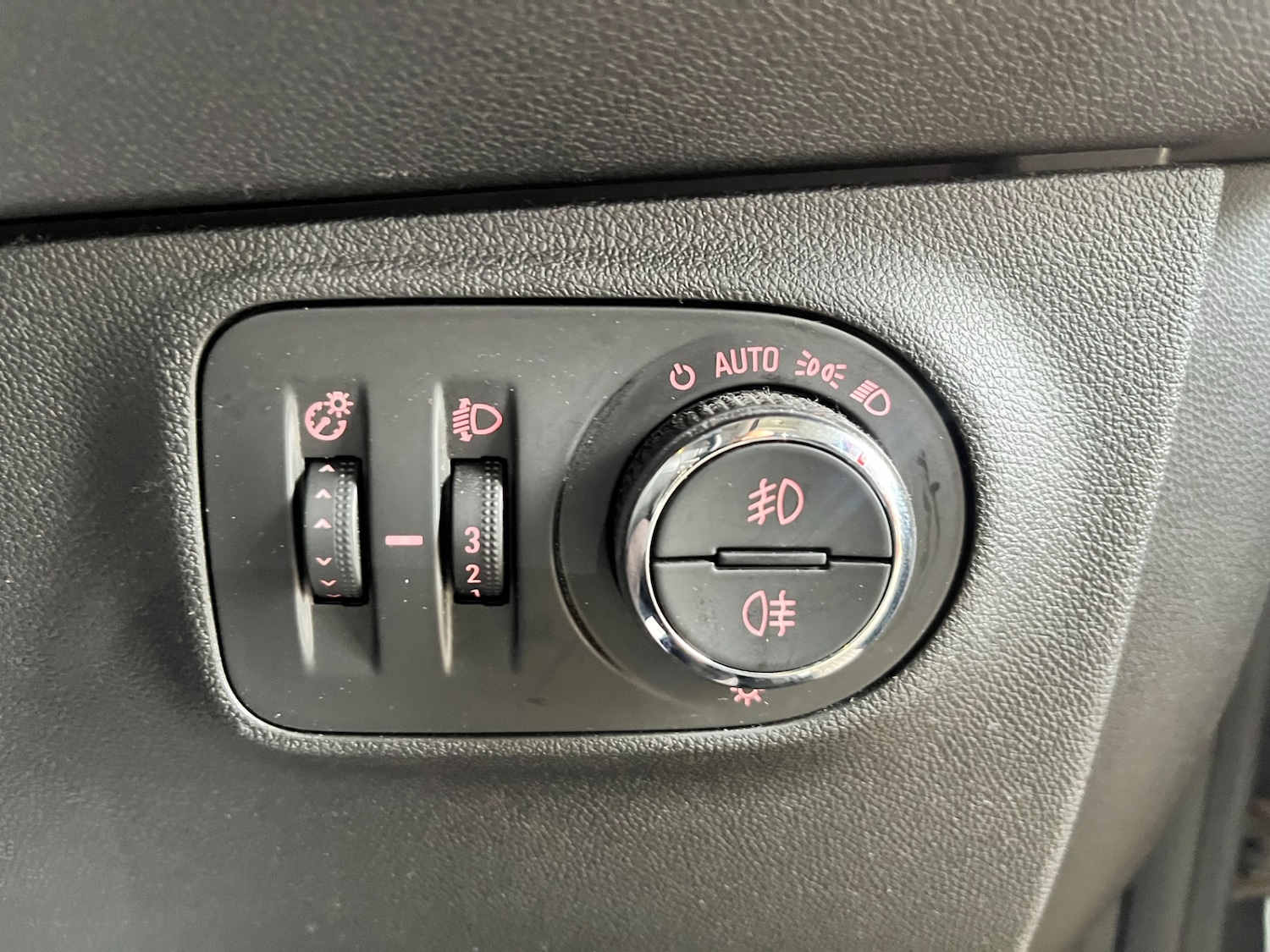 Used Vauxhall Corsa 2016 for sale - 77034695: Photo 31