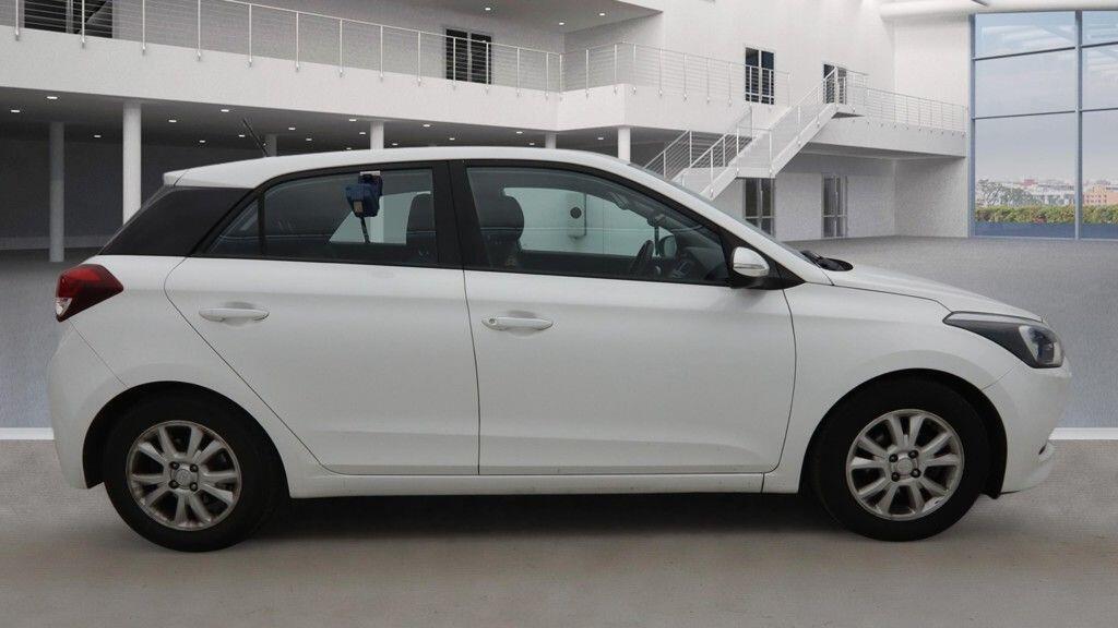 Used Hyundai i20 2017 for sale - 77956996: Photo 13