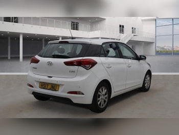 Used Hyundai i20 2017 for sale - 77956996: Photo