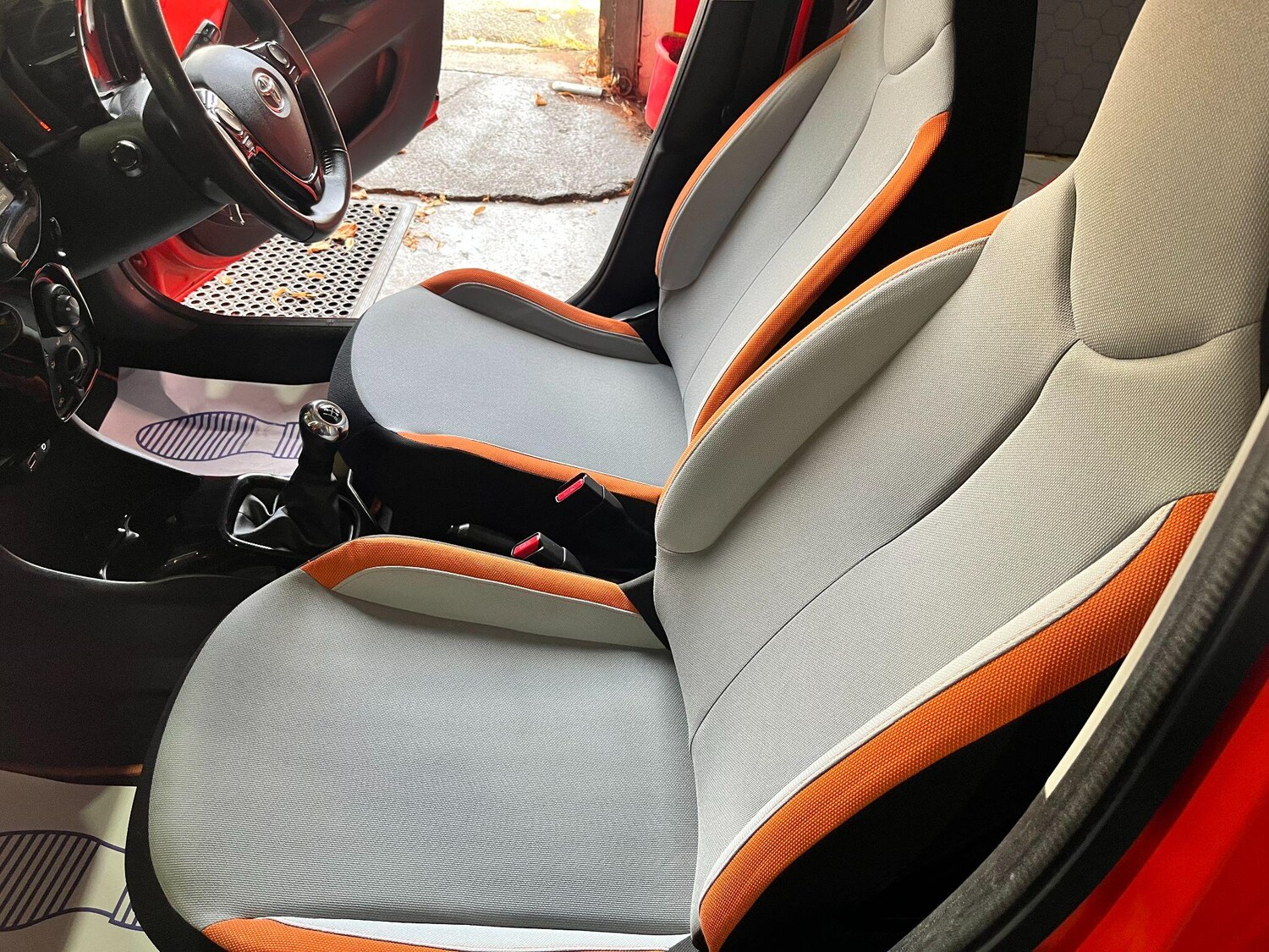 Used Toyota AYGO 2014 for sale - 75959791: Photo 28