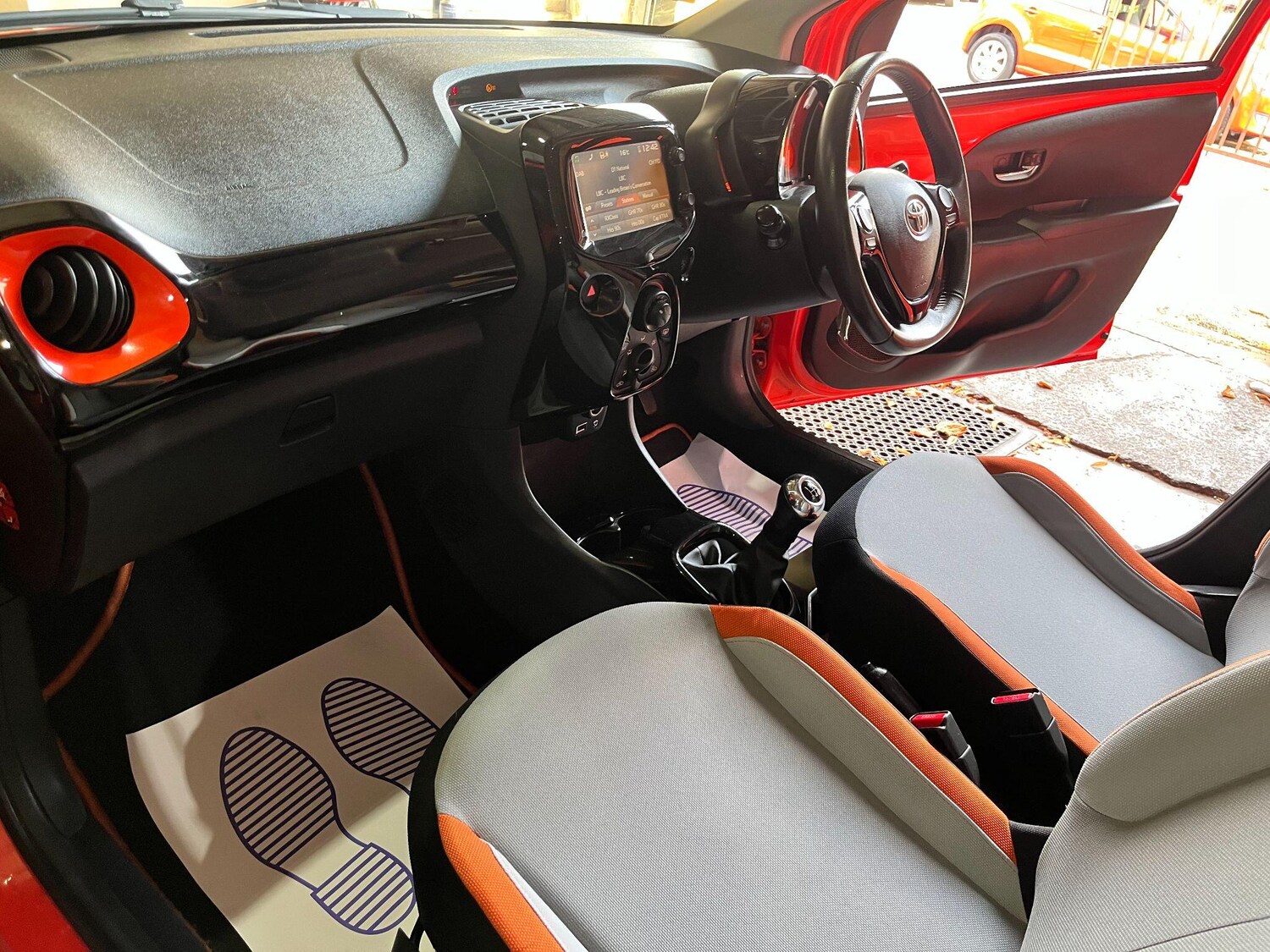 Used Toyota AYGO 2014 for sale - 75959791: Photo 31