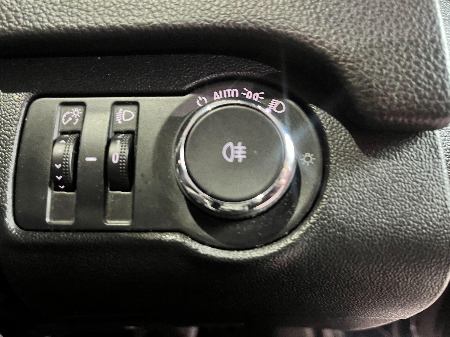 Used Vauxhall Insignia 2015 for sale - 77425110: Photo 32