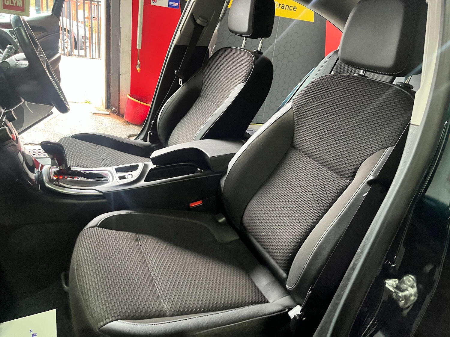 Used Vauxhall Insignia 2015 for sale - 77425110: Photo 35