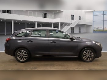 Used Hyundai i30 2018 for sale - 77524103: Photo